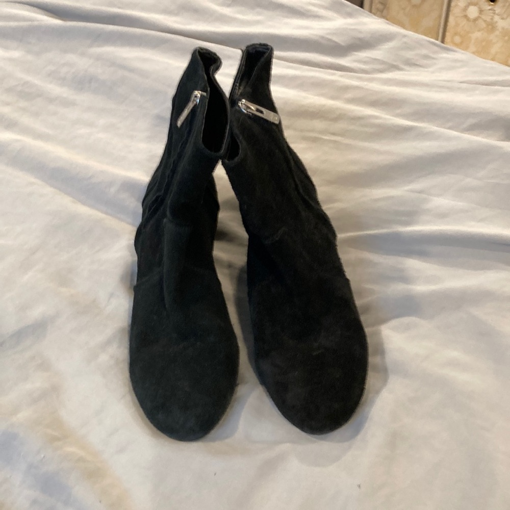 Antonio Melani sz 10 suede wedge booties
